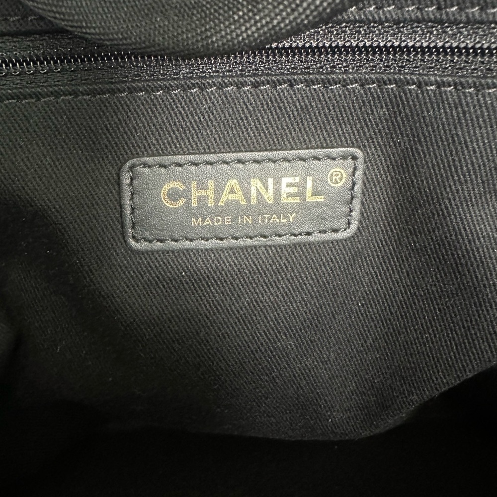 Chanel - Picture 5 of 7